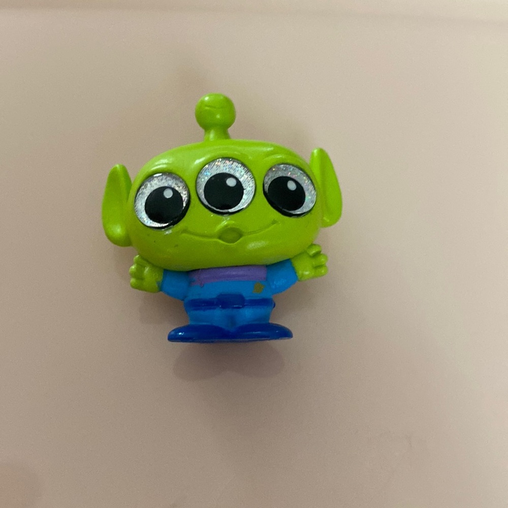 Green Alien Disney Doorables series 5